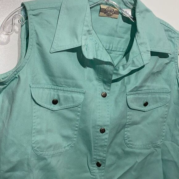 Denim Republic Women's Green Collared Cotton Sleeveless Shirt Size Medium - Picture 3 of 7